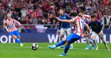 4 Penalti Warnai Leg Pertama Semifinal Liga Champions 2025/2026, Satu Dianulir VAR